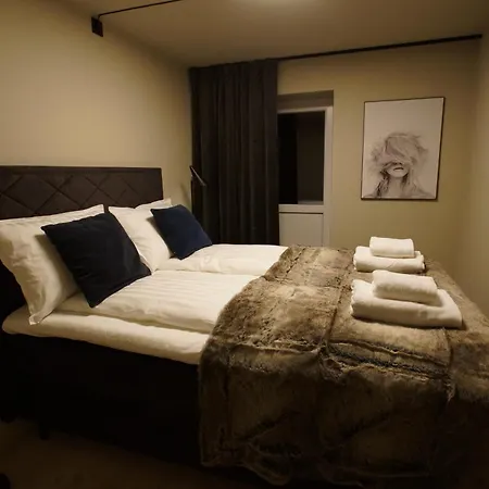 Comfort In Lone Only 20 Minutes Away From The Heart Of The City! Apartment *