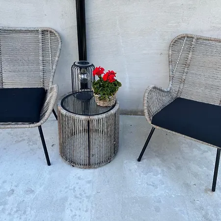 Comfort In Lone Only 20 Minutes Away From The Heart Of The City! Apartament *
