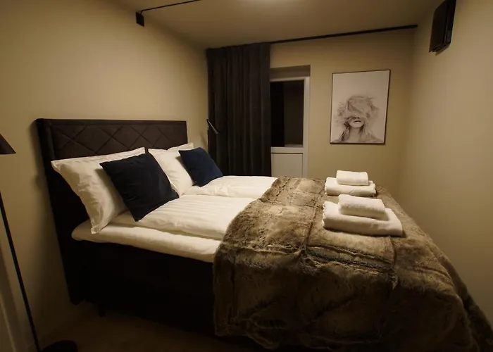 Comfort In Lone Only 20 Minutes Away From The Heart Of The City! Apartment *